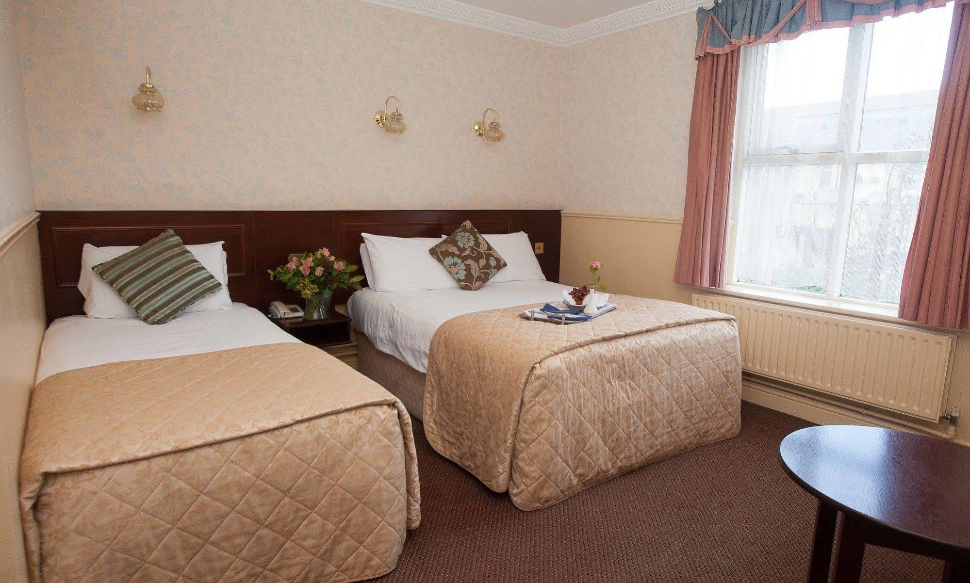 Club House Hotel Килкенни Экстерьер фото